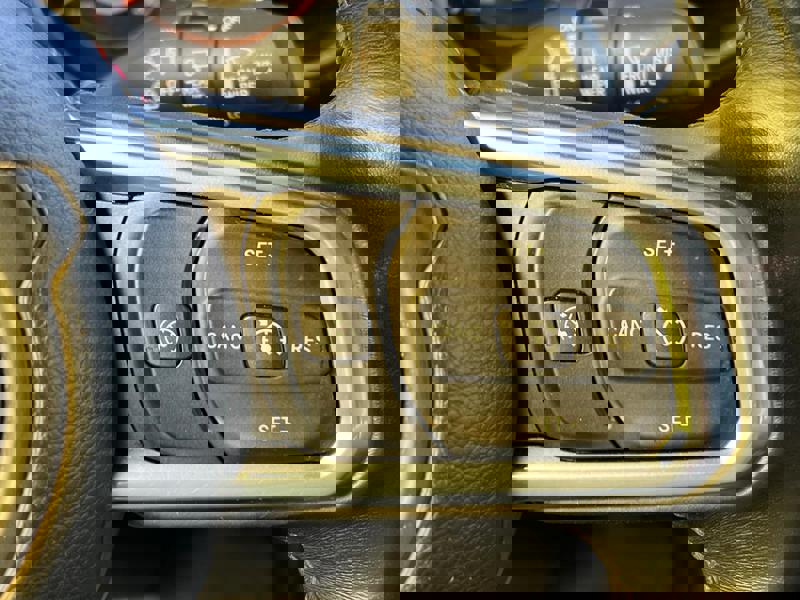 Image Jeep WRANGLER 2.2 CRDI 200 Unlimited Sahara BVA 8 GPS Carplay Clim bi-zone Caméra Siège cuir Attelage Gtie 1 an